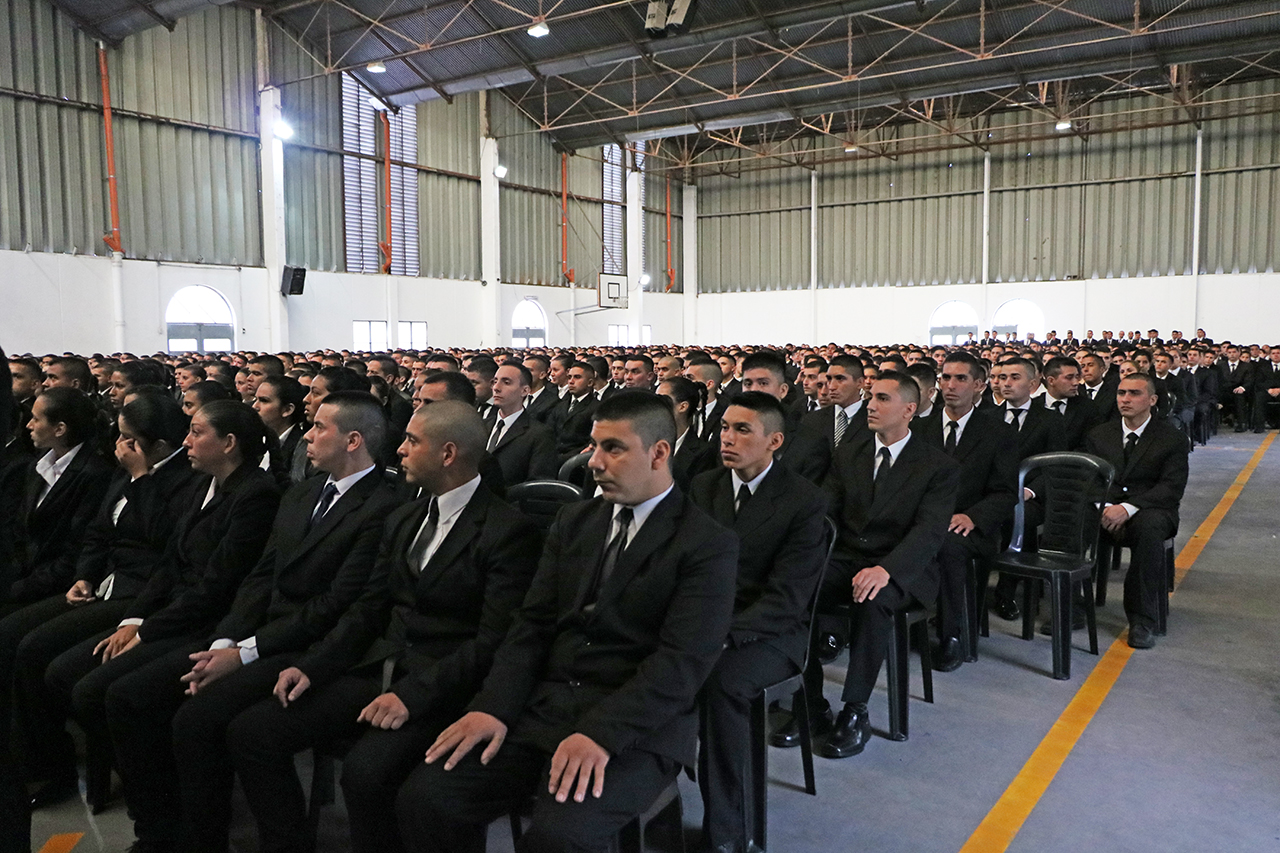 LA POLICÍA DE LA CIUDAD YA TIENE A SUS PRIMEROS CADETES | Policia de la  Ciudad